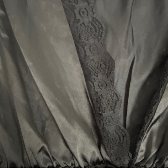 Shein Satin Top Sz Large Deep V-neck Long Sleeve Lace Trim Black - Picture 5 of 11